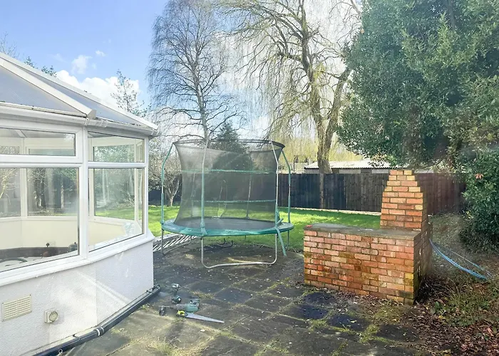 Large 8 Bedroom House In Edgbaston